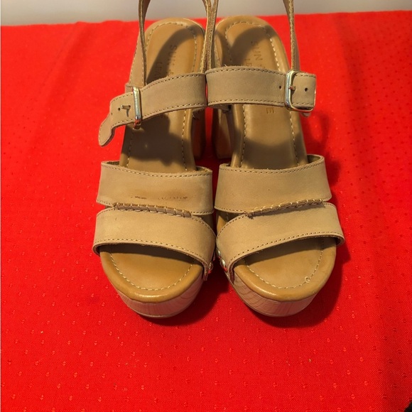 Women's Tan Sandals - Picture 1 of 5